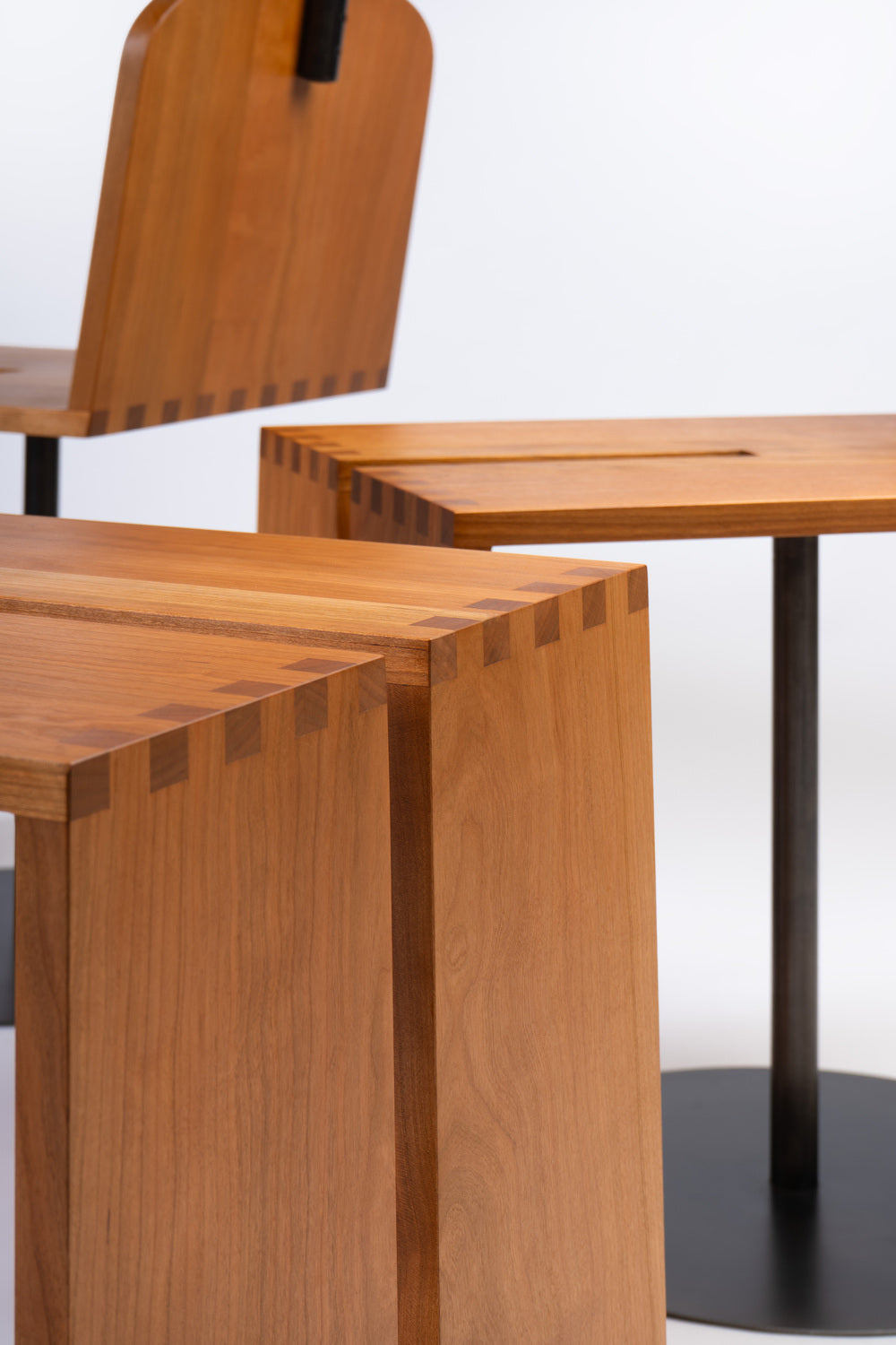 BODY CHAIR